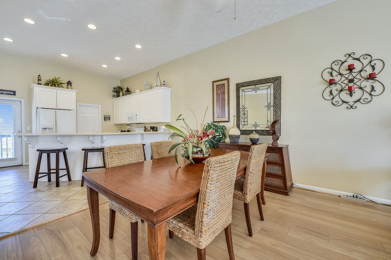 Others 5, Beach Bungalow by Book That Condo, Bay