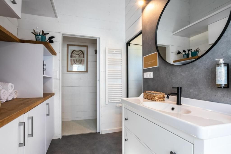 Bathroom 4, Lodges de Camargue, Bouches-du-Rhône