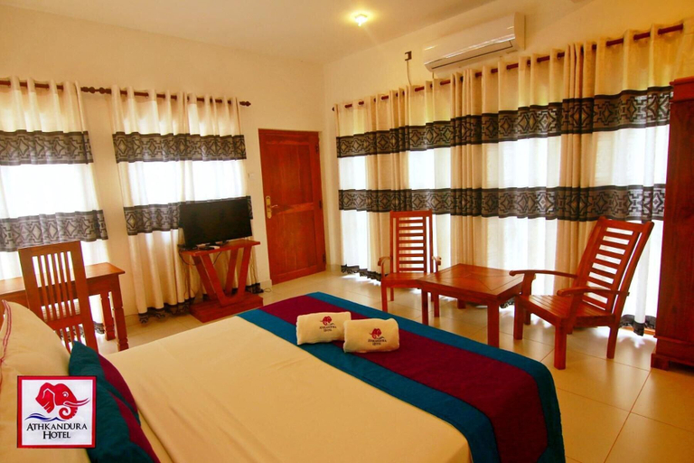 Bedroom 2, Athkandura Hotel, Palugaswewa