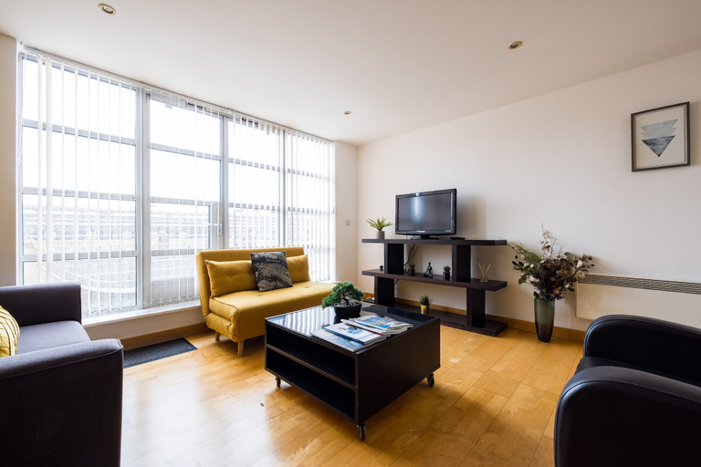 Others 5, The Aldgate Apartments, London