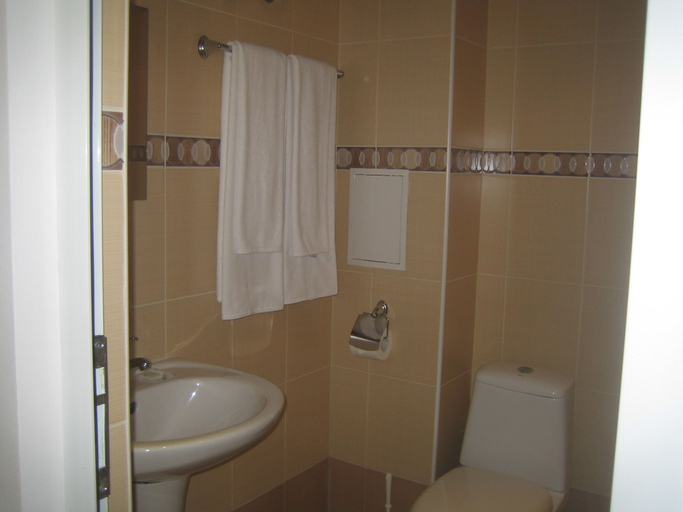 Bathroom 3, Admiral Plaza Apartments, Nesebar