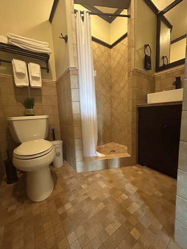 Bathroom 3, Hazeltine Boutique Hotel BnB, Warren