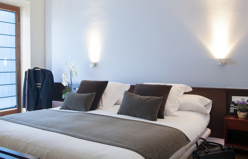 Bedroom 3, Hotel Empordà, Girona