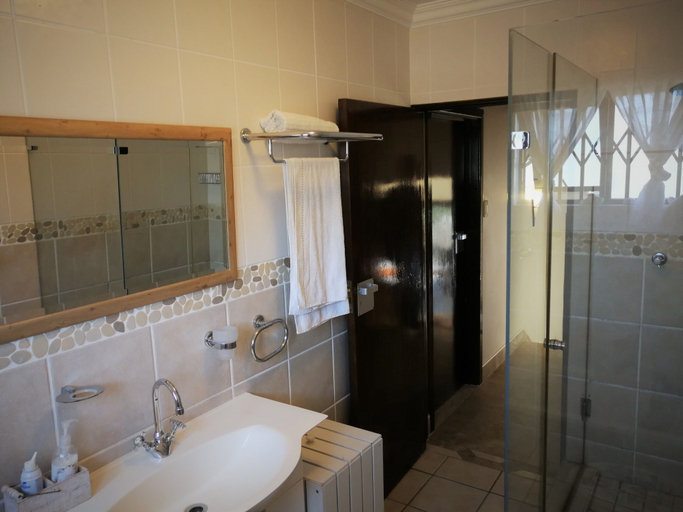 Bathroom 4, Coastal Haven 4, Nelson Mandela Bay