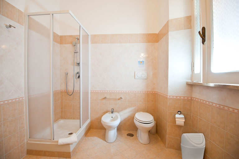 Bathroom 5, Rome Services Porta Castello, Rome