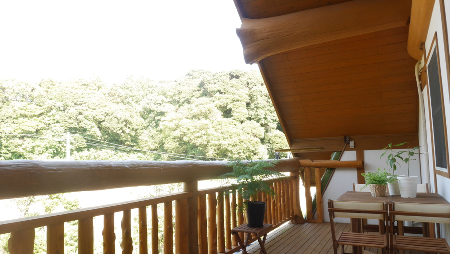 Others 5, Shimano Log House, Iki