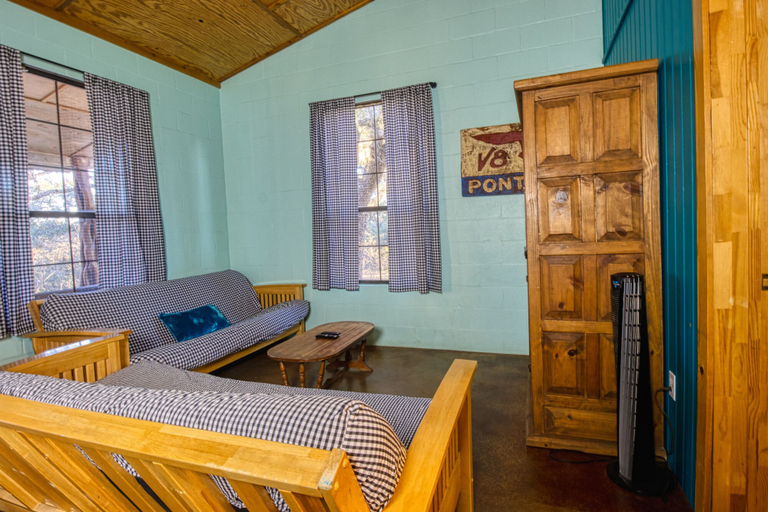 Others 5, Frio River Cabins, Real
