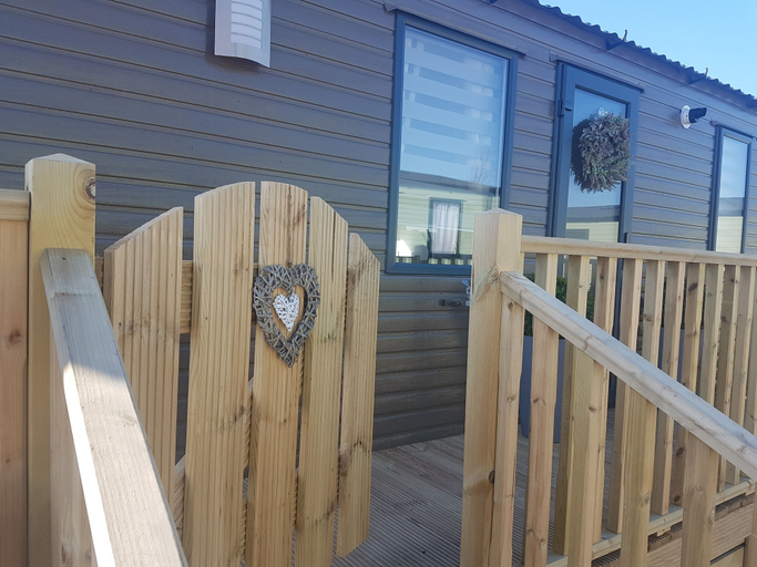 Exterior & Views 2, Beautiful 2-bed Lodge Ribble Valley Clitheroe, Lancashire