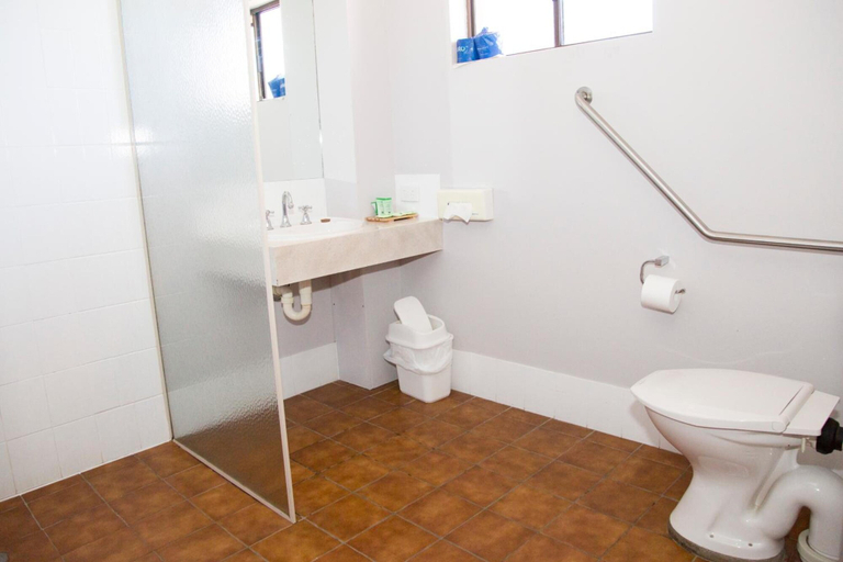 Bathroom 4, Crystal Fountain Motel Albury, Albury