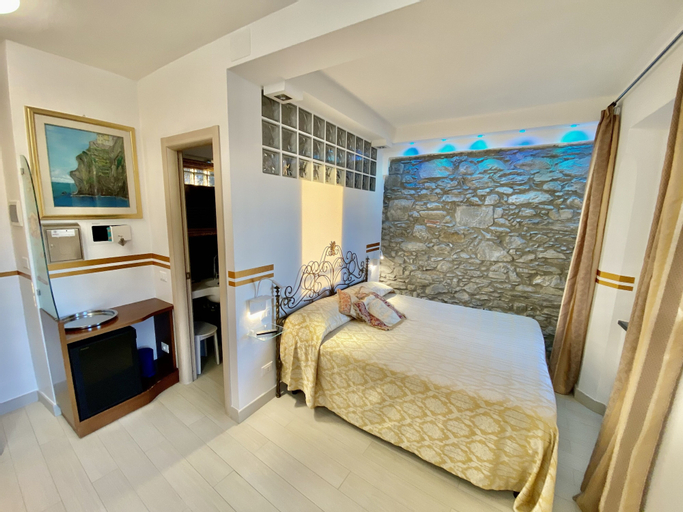 Bedroom 30