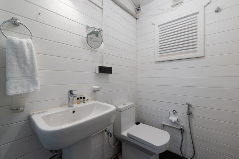 Bathroom 4, Baga Hideout Premiere, North Goa