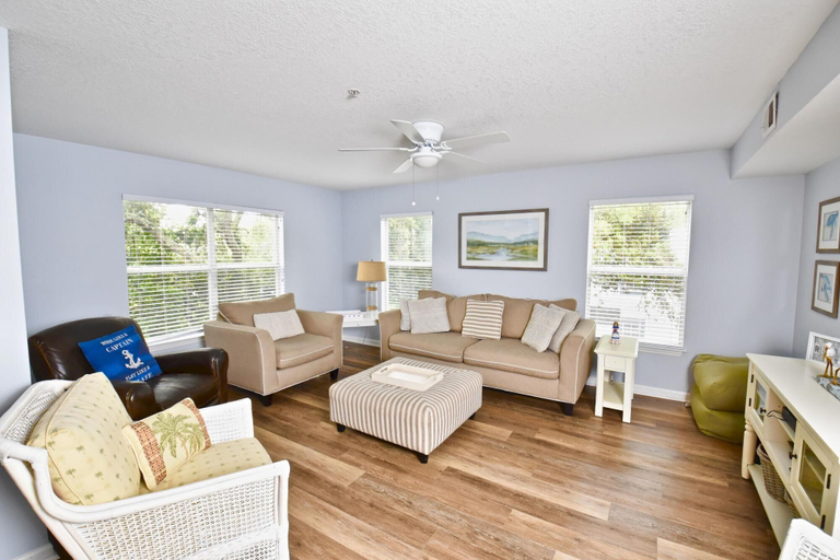 Others 1, Modern and Beachy Second Floor Walk to Beach, Saint Johns