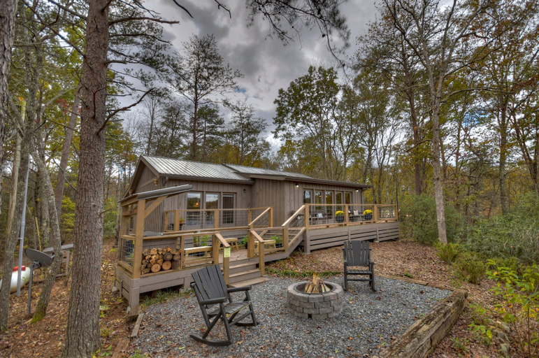Exterior & Views 2, Blueberry Hill, Fannin