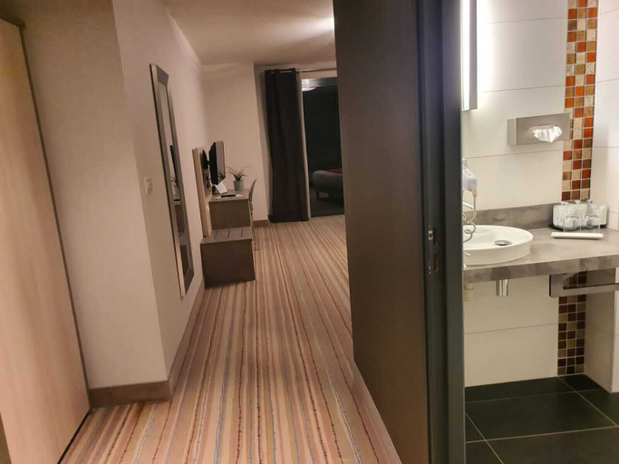 Bathroom, Au Coeur Des Bulles, Aube