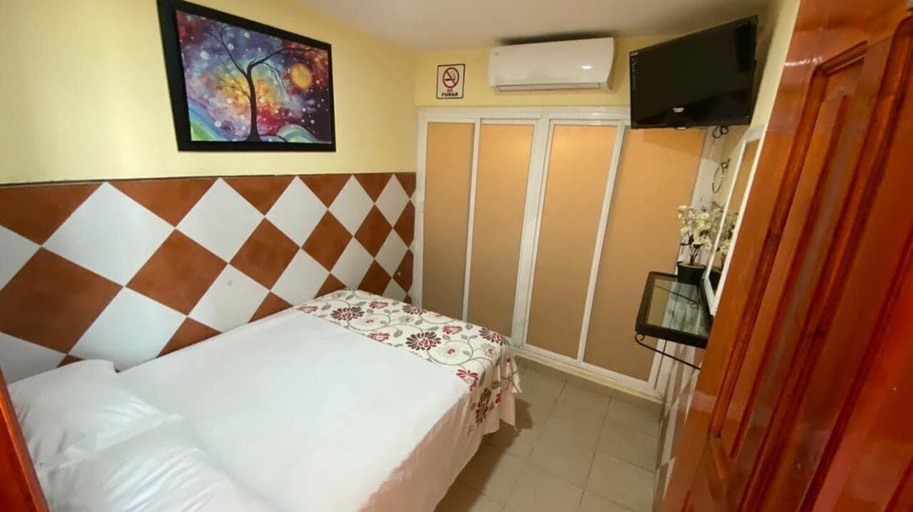 Bedroom 4, Hotel Grijalva, Centla
