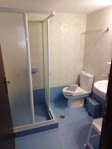 Bathroom 5, Mansion of Kertezis, West Greece