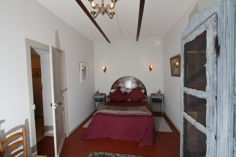 Bedroom 4, Le Clos Xavianne, Nord