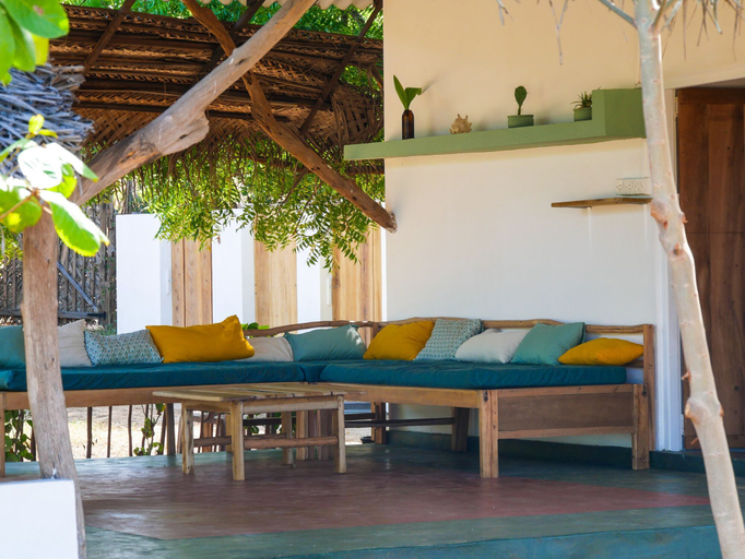 Room 2, Hilltop Cabanas, Pothuvil