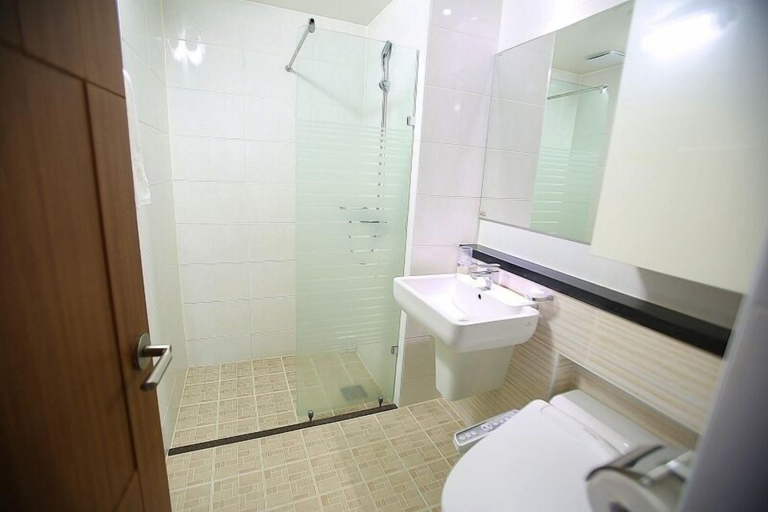 Bathroom 3, Jeju Bulranji Hotel, Seogwipo