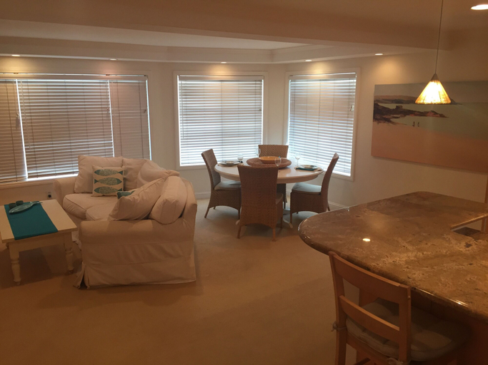 Others 5, 2 Bedroom Townhome 2 Mins. to the Beach, San Diego
