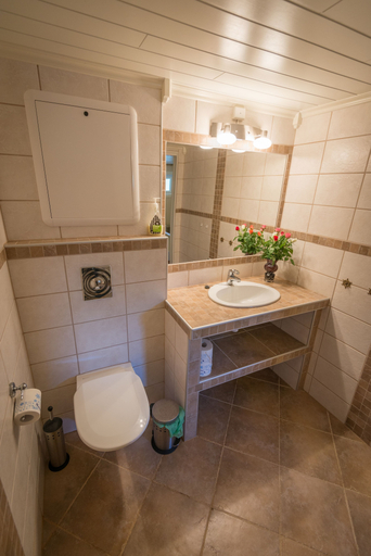 Bathroom 4, Fagervik Camping, Vestnes