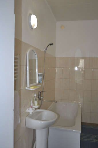 Bathroom 3, Shellman, Odes'ka