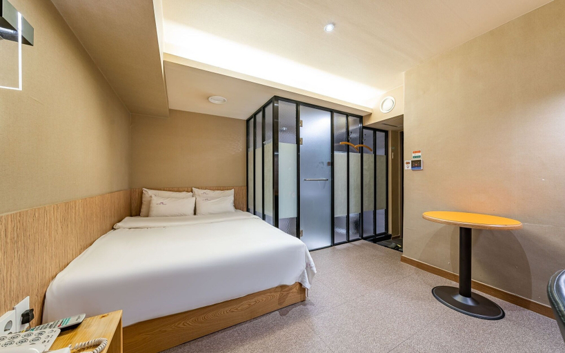 Bedroom 4, Sinchon Localfriends Hotel, Seodaemun