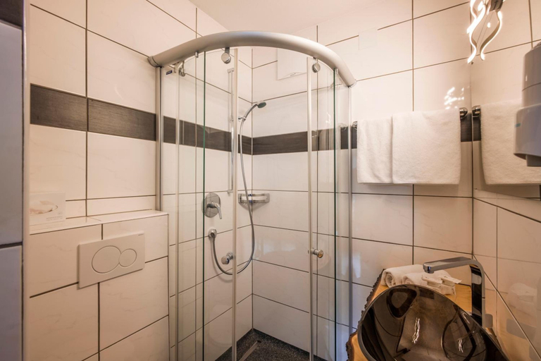 Bathroom 3, Gasthof Zellerstuben, Schwaz