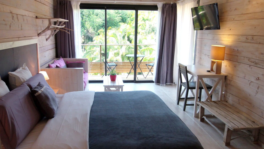 Bedroom 4, La Bulle verte, Saint-Pierre