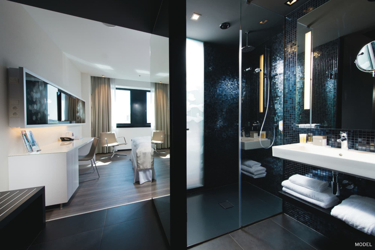 Bathroom 5, Hotel Riu Plaza Berlin, Berlin