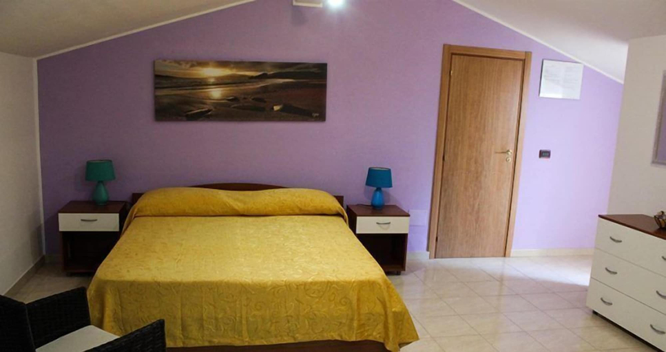 Bedroom 4, Casa Vacanze Due Passi e il Mare, Messina