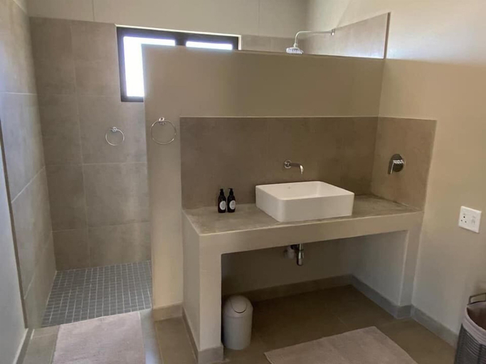 Bathroom 4, Stofpad Namibia, Gibeon