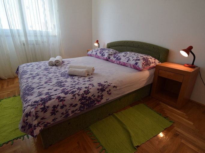 Bedroom 4, Spacious Apartment in Zadar With Balcony, Zadar