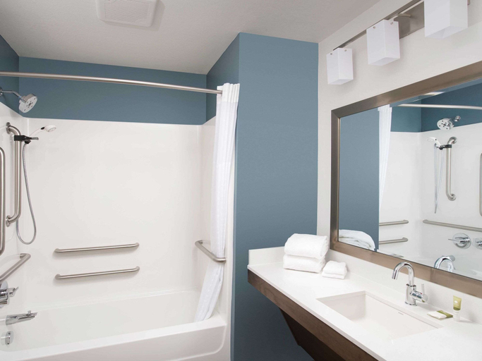 Bathroom 4, Woodspring Suites Cedar Park - Austin North, Williamson
