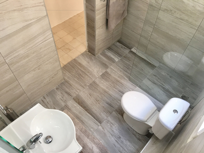 Bathroom 4, Gorgeous Townhouse Nr 53 - Hostel