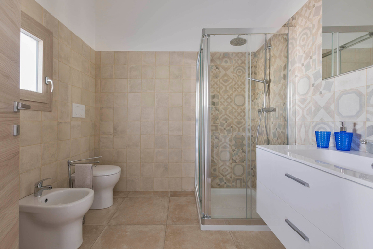 Bathroom 3, Villetta Daniela, Lecce