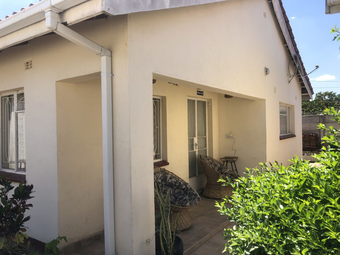 Exterior & Views 2, Mpofu Guest House, Harare