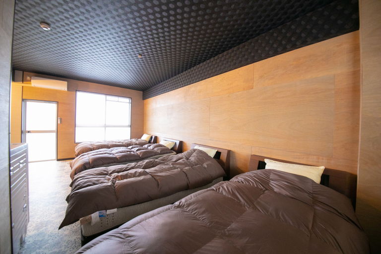 Bedroom 3, Matsuki building Seaside Mansion, Beppu