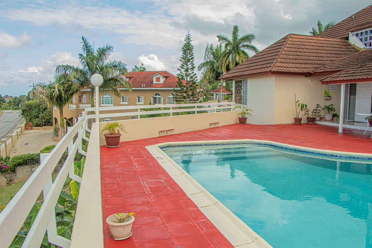 Sport & Beauty 4, The Whytehouse Villa
