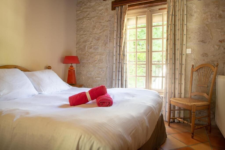Bedroom 3, Les Dépendances de Chapeau Cornu, Isère