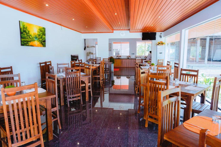 Food & Drinks 4, Athkandura Hotel, Palugaswewa
