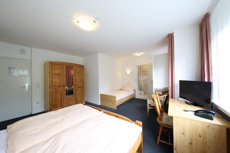Bedroom 3, Hotel Garni Schilling, Duisburg
