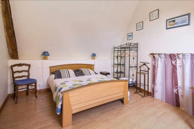 Bedroom 3, Chambres d'Hotes La Ferme de Bizoin, Côtes-d'Armor