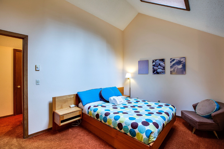 Bedroom 3, 85SW - Fireplace - WiFi - Washer/Dryer - Dishwasher - Sleeps 4, Whatcom