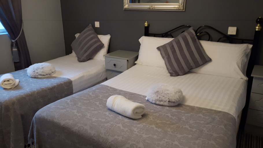 Bedroom 2, Keernaun House B&B