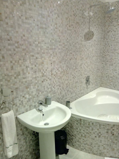 Bathroom 3, Sago Palm Executive Lodge, Lusaka