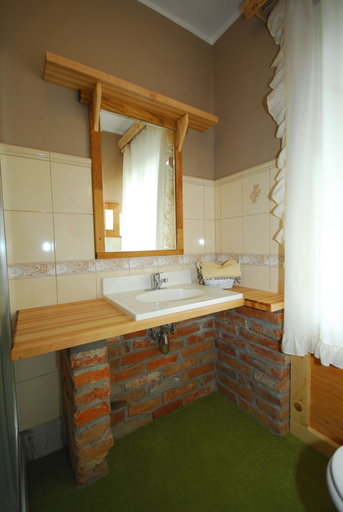 Bathroom 3, Privat Henry, Liptovský Mikuláš