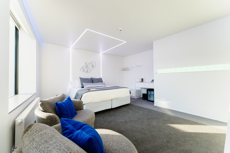 Bedroom 4, Quarters A2- Luxurious studio, Dunedin