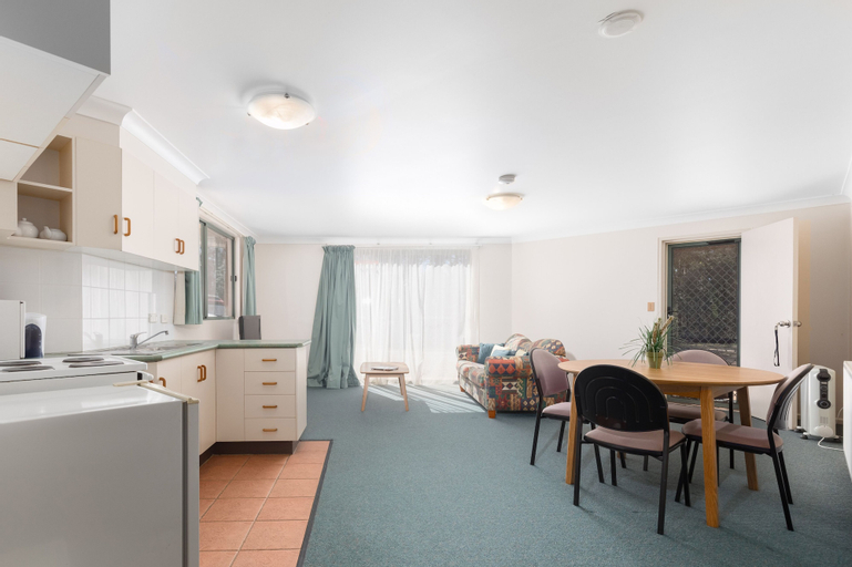Dining Room, Yaraandoo Apartment, Armidale Dumaresq Bal