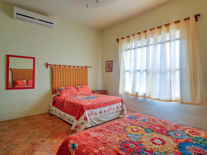Bedroom 3, Tranquil Tropical Oasis in the Historic Center, Mérida